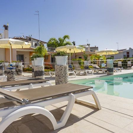 Small Luxury Apartments Pool And Sea View - Stella Del Mare Fontane Bianche Bagian luar foto