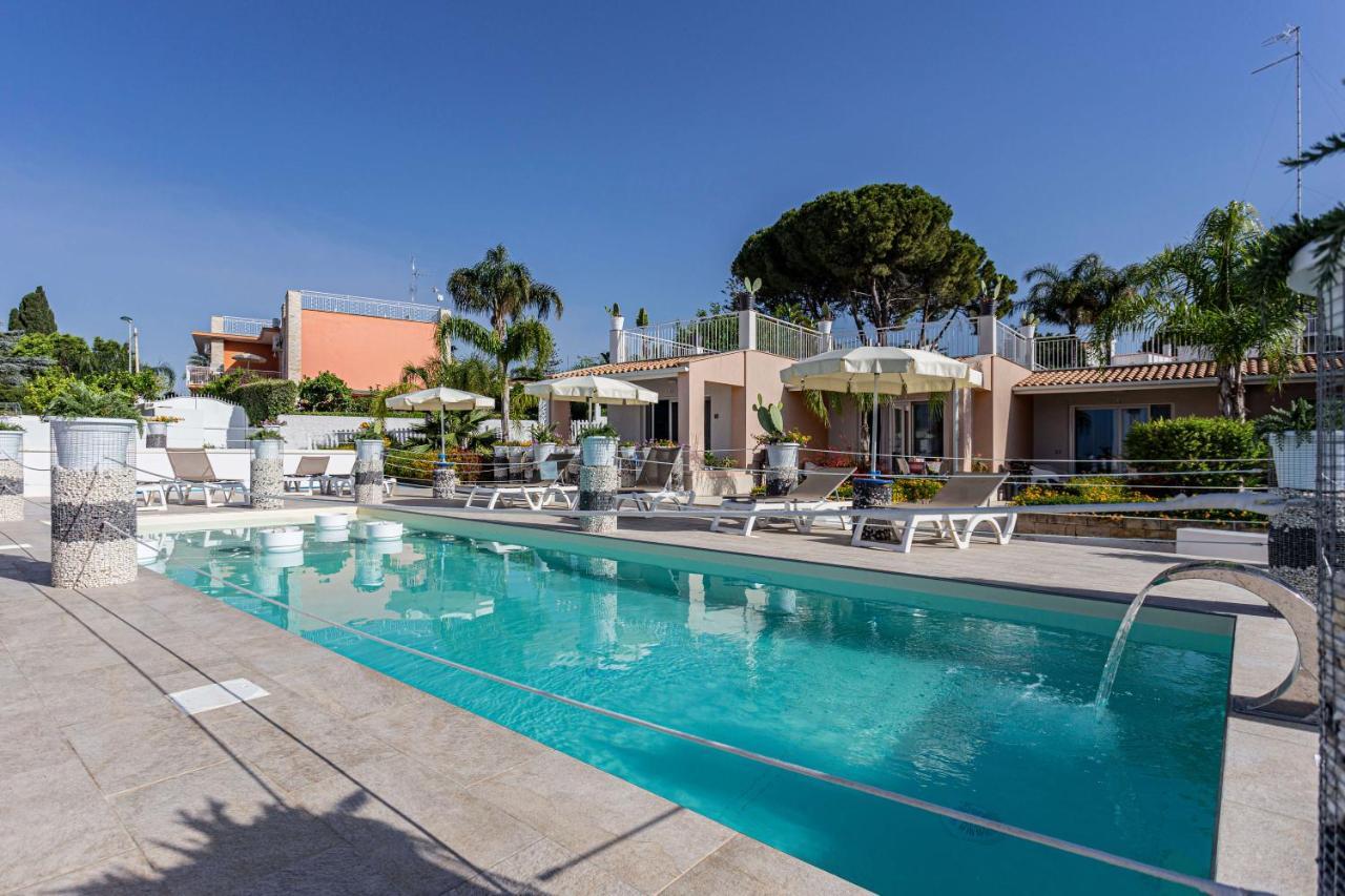 Small Luxury Apartments Pool And Sea View - Stella Del Mare Fontane Bianche Bagian luar foto