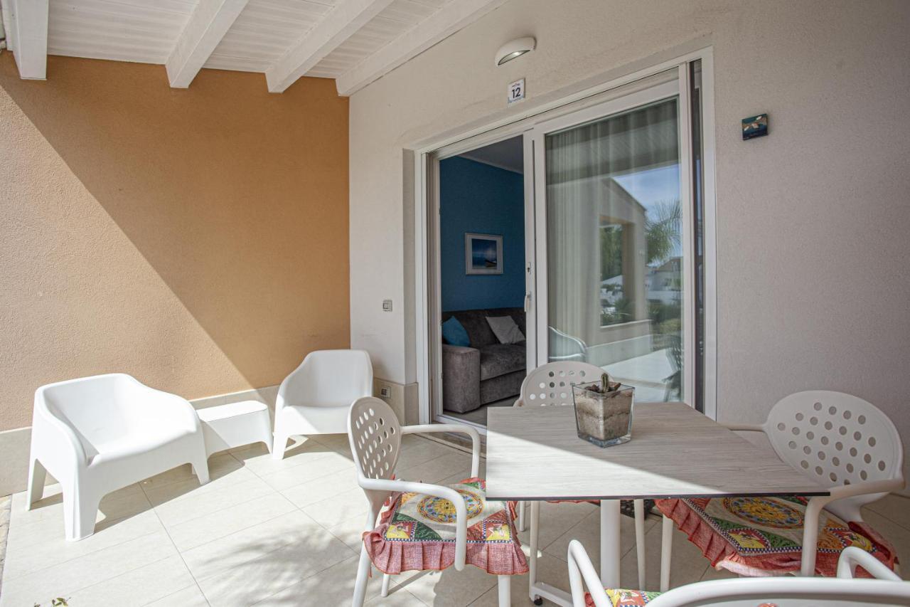 Small Luxury Apartments Pool And Sea View - Stella Del Mare Fontane Bianche Bagian luar foto