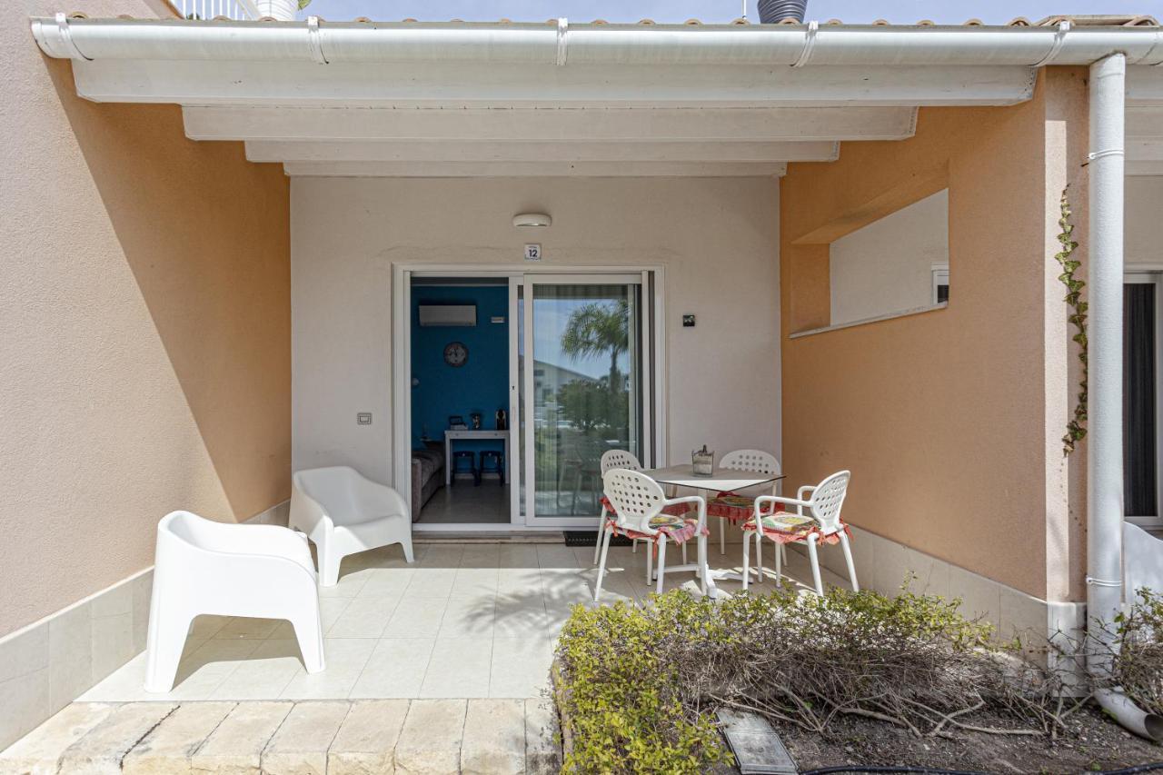 Small Luxury Apartments Pool And Sea View - Stella Del Mare Fontane Bianche Bagian luar foto