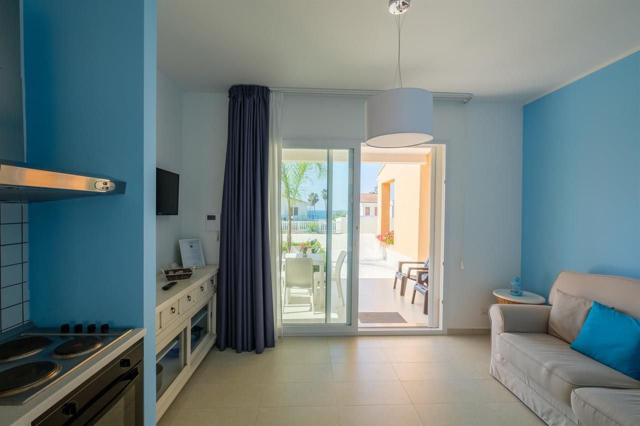 Small Luxury Apartments Pool And Sea View - Stella Del Mare Fontane Bianche Bagian luar foto